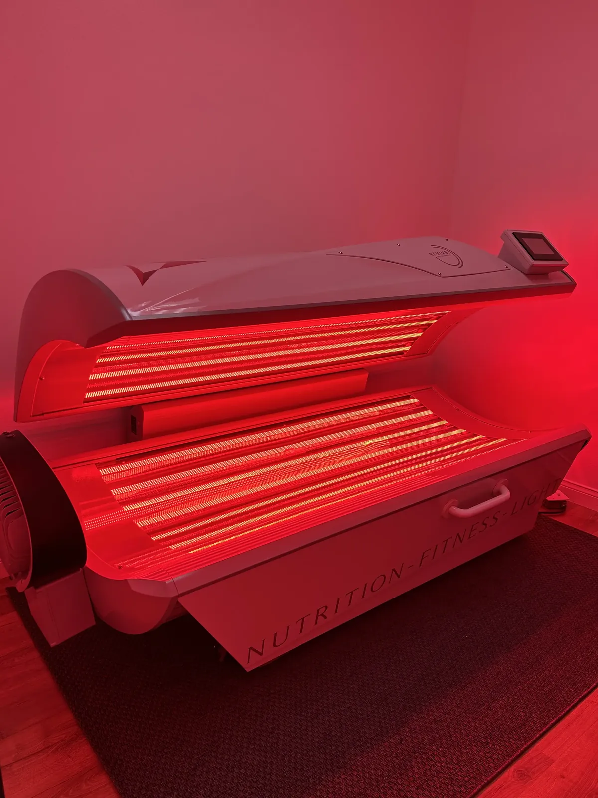Red light therapy bed at Achieve Physical Therapy